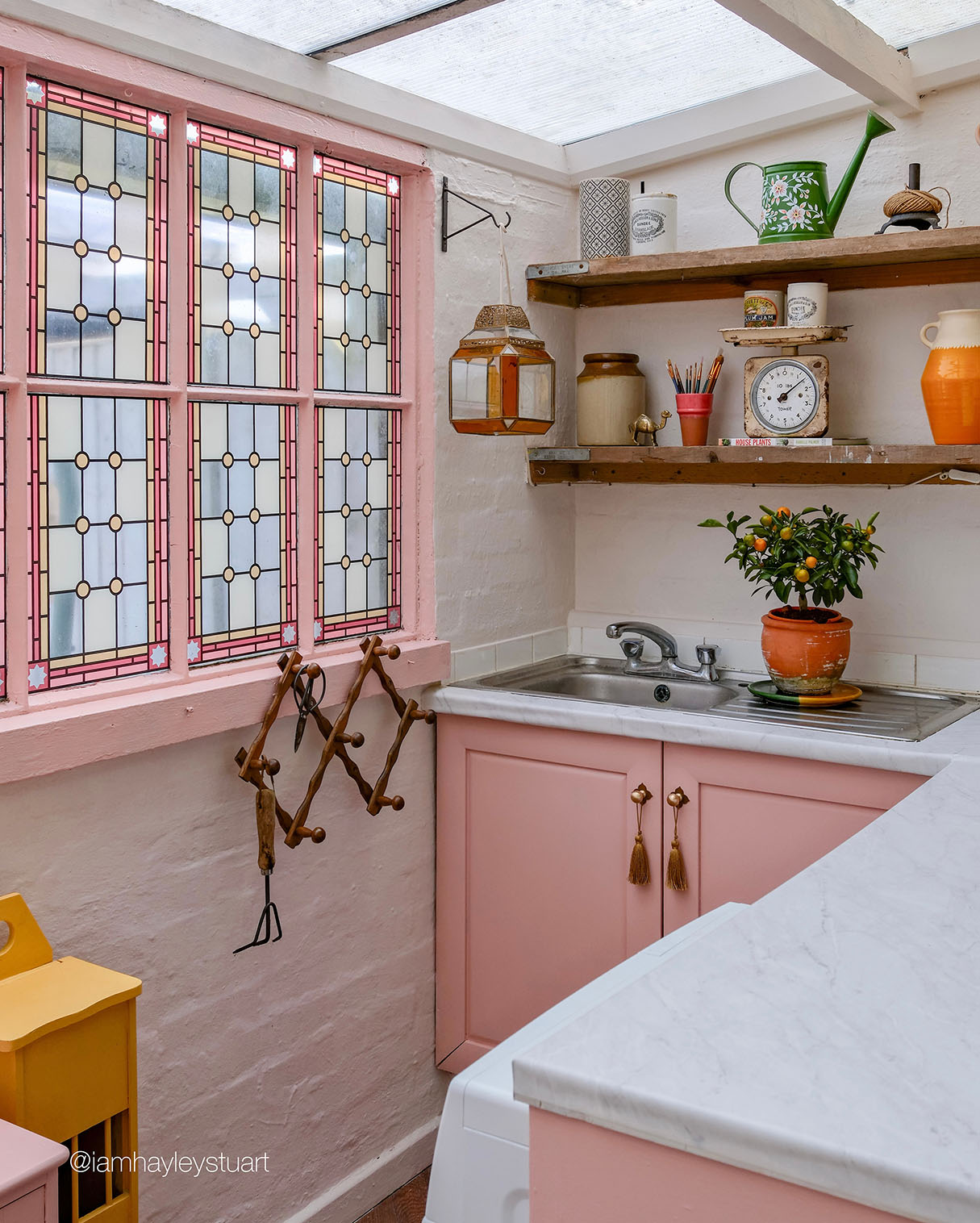 Thimble Lane - Claypaint