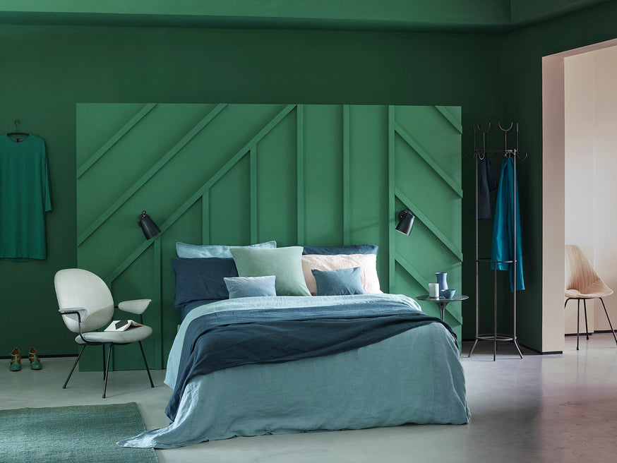 Bedroom painted in Hobby Wood Claypaint.