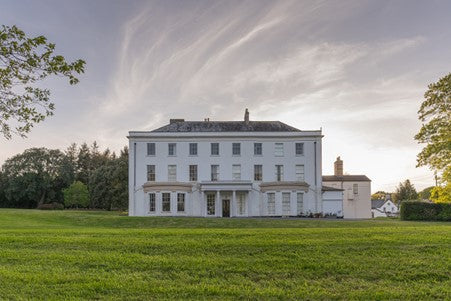 Moreton House masonry paint|Painting exterior - house.|Painting exterior - lighthouse.|Tips for choosing the right exterior masonry paint.