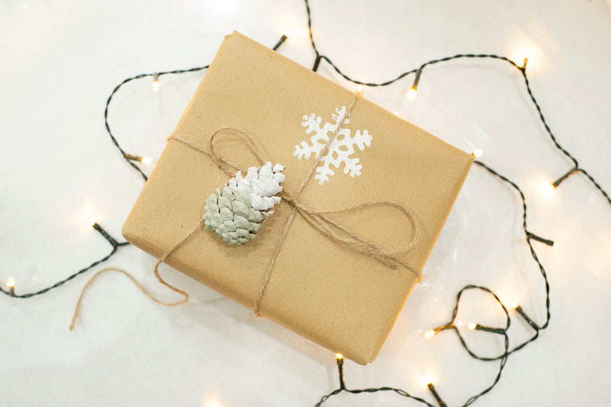 Christmas present|Twig Christmas tree.|Pine cone Christmas.|A DIY guide to Christmas wreaths.|Christmas present collection.|||||