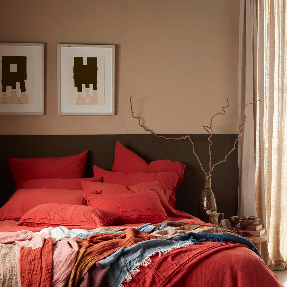 ||||Claypaint tin product shot.