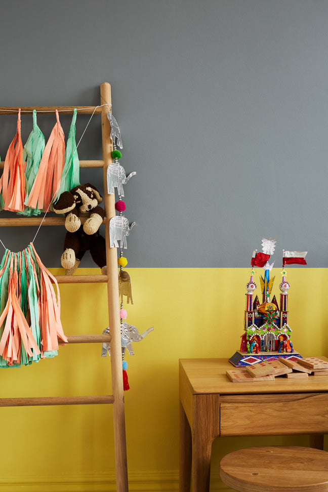 Daisy Chain - Eggshell No. 17