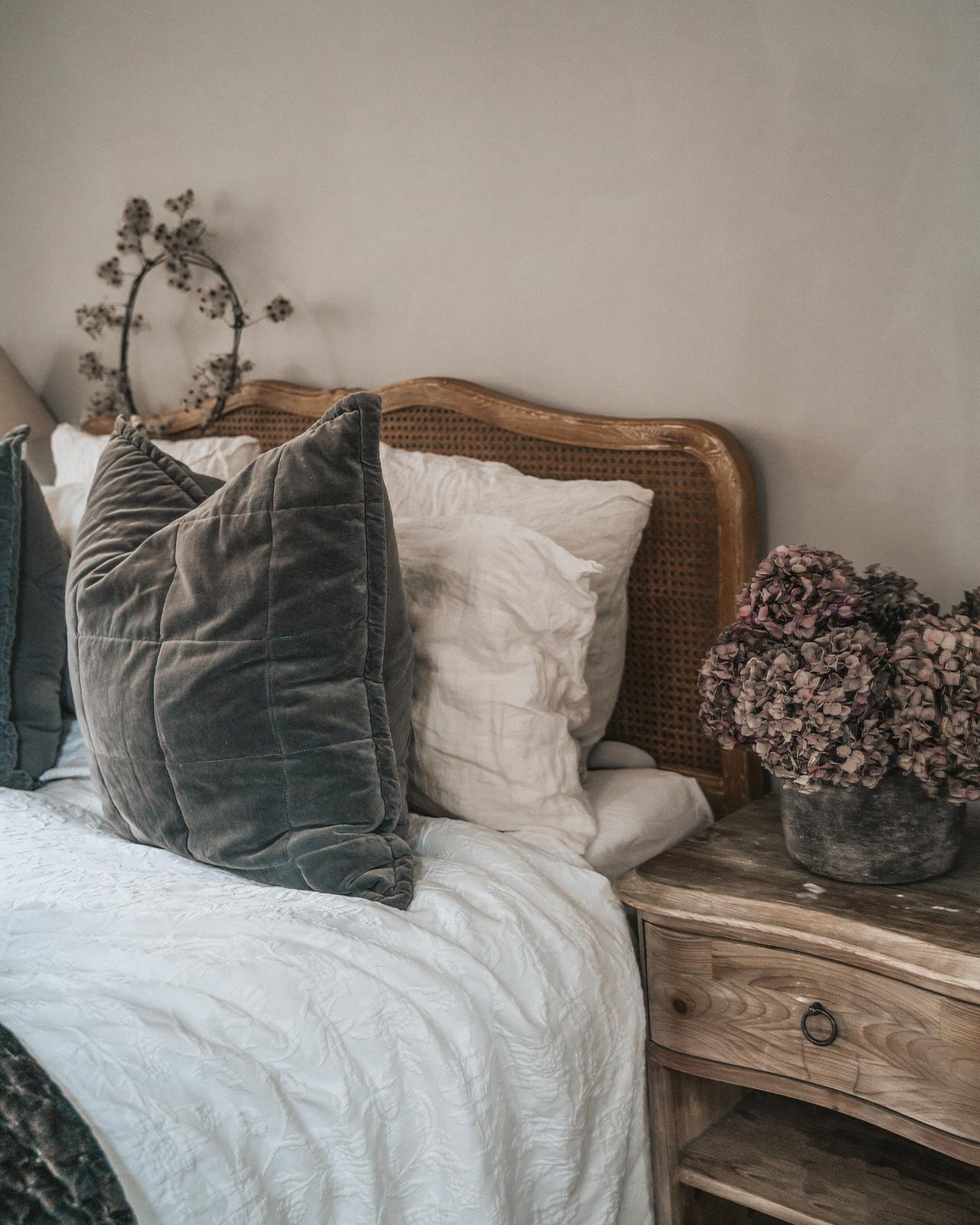 Kissing Gate - Lifestyle