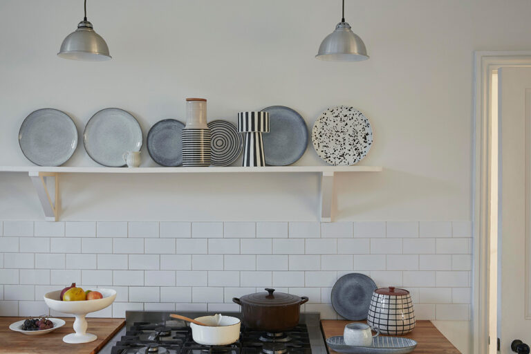 Kitchen ft. White Clay