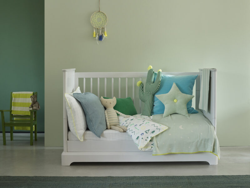 This cot bed was painted in Eggshell No.17 in Bugle