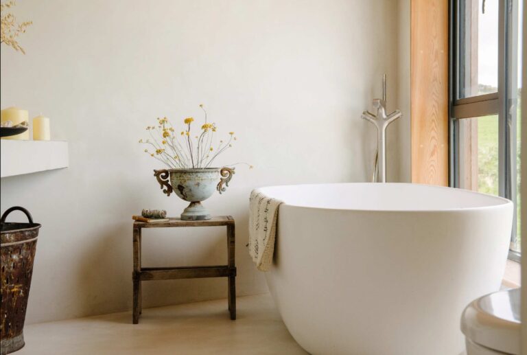 Trevolt George Clarke bath tub.