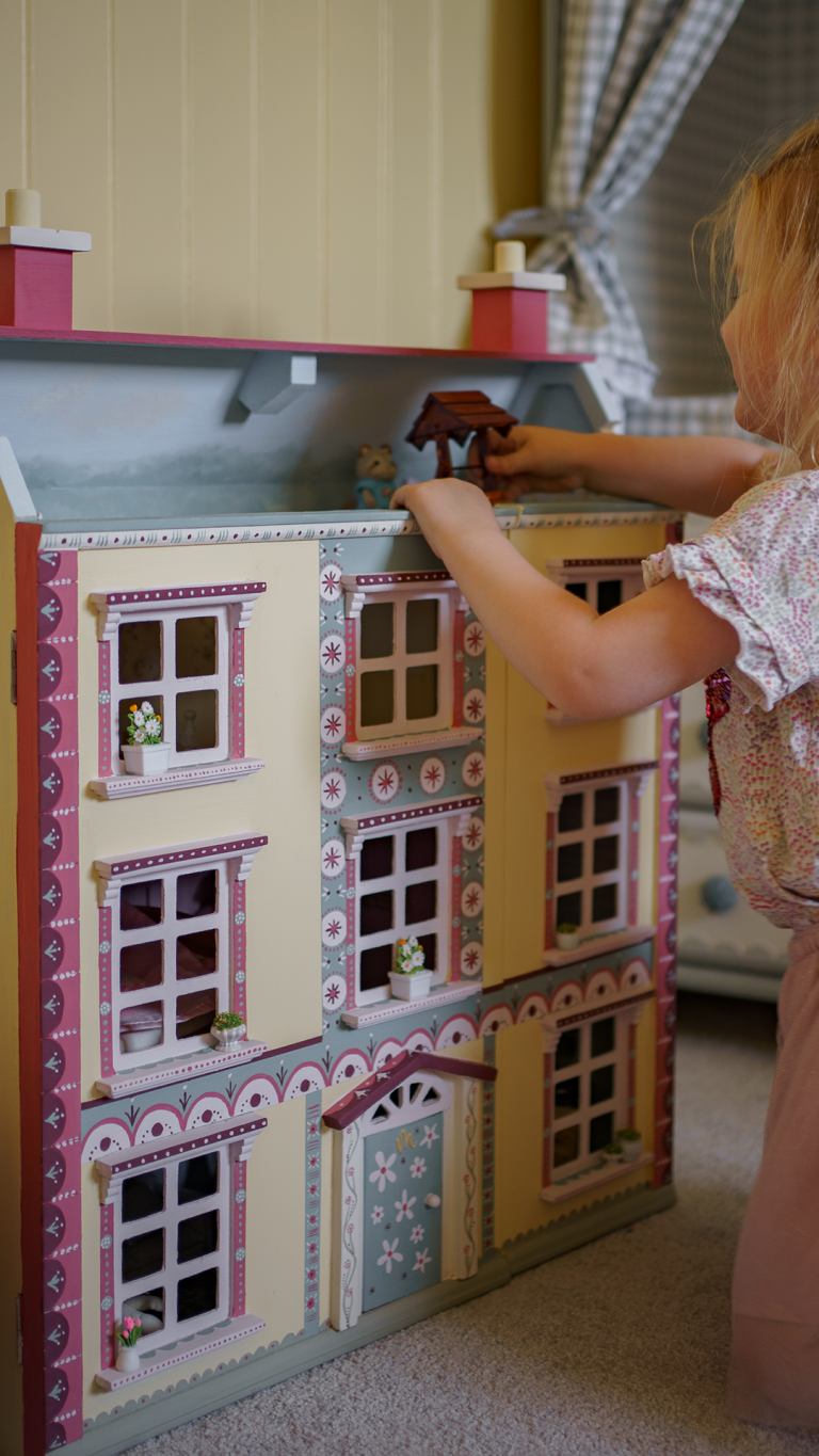 Eco Chic upcycling project of a doll house.