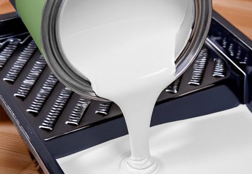 ECOPRO lifestyle image paint pour